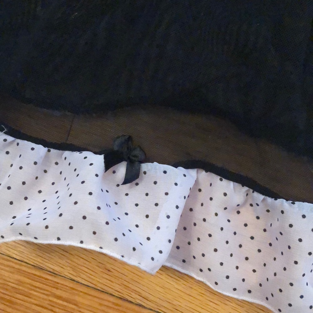 Lingerie - Picture 3 of 4